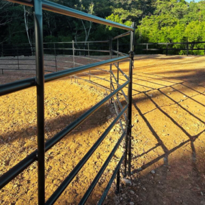 Suporte de feno com cobertura